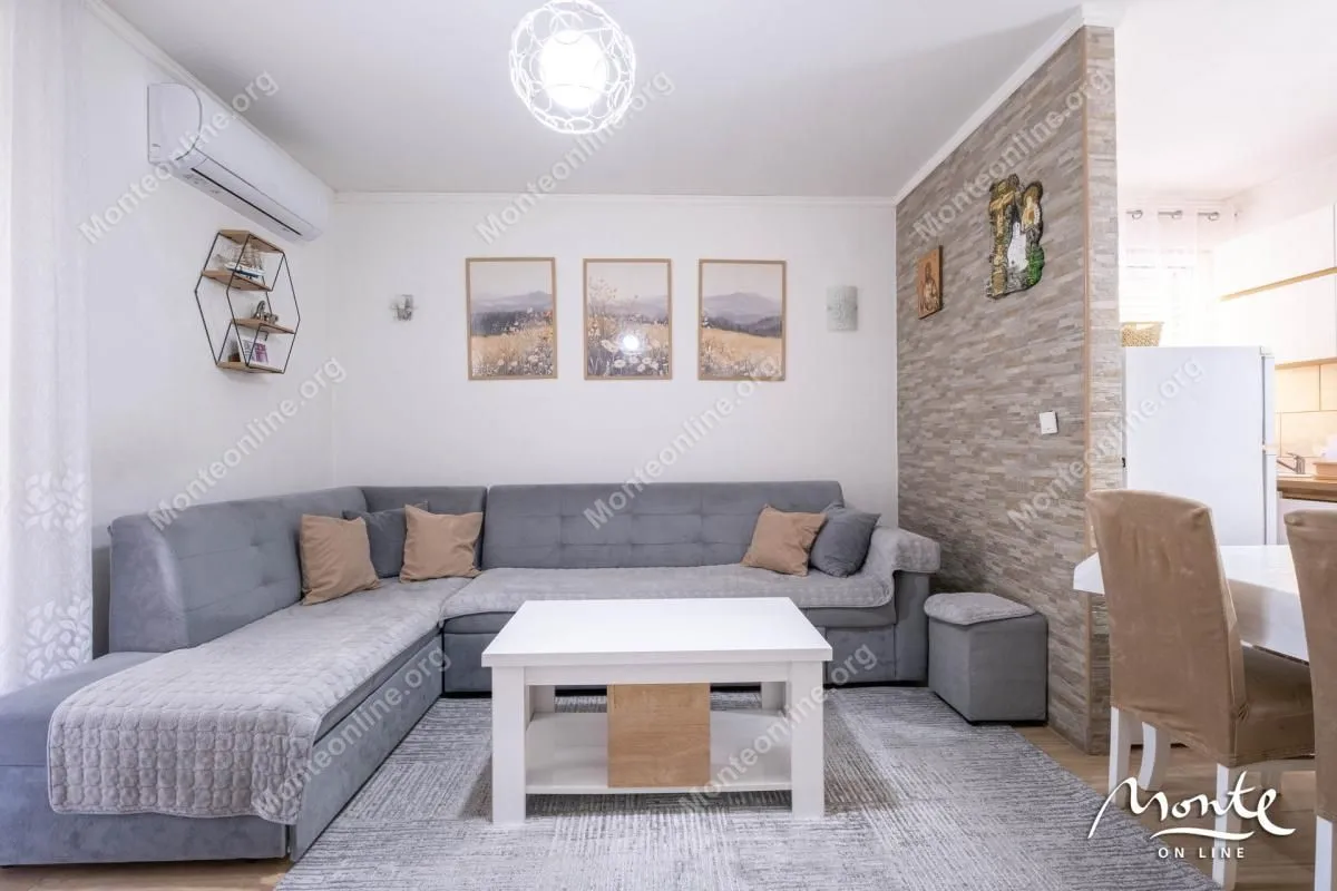 Prodaja, dvosoban stan, 48m², Dobrota, Kotor