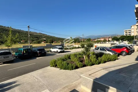 Rent, one bedroom apartment, 45m², Tološi, Podgorica - image 14