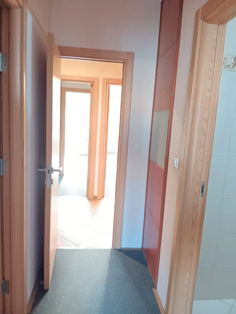 Rent, office space, 100m², Preko Morače, Podgorica
