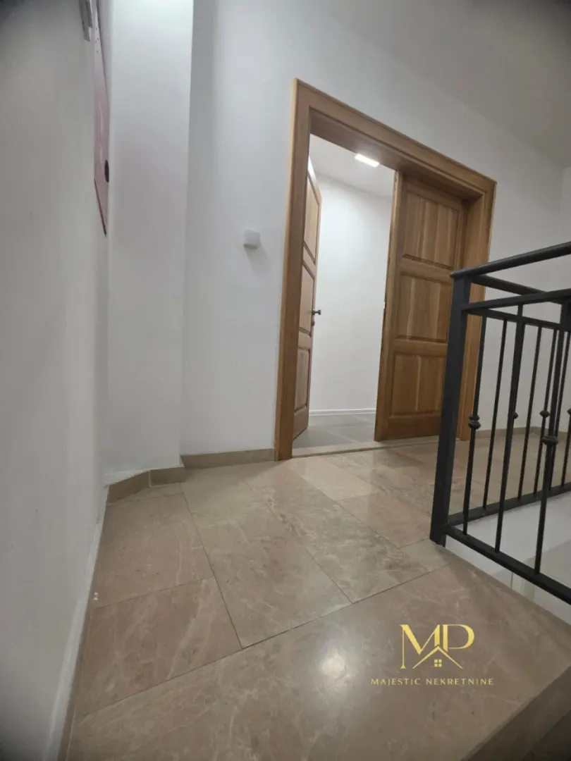 Rent, office space, 120m², Centar, Podgorica
