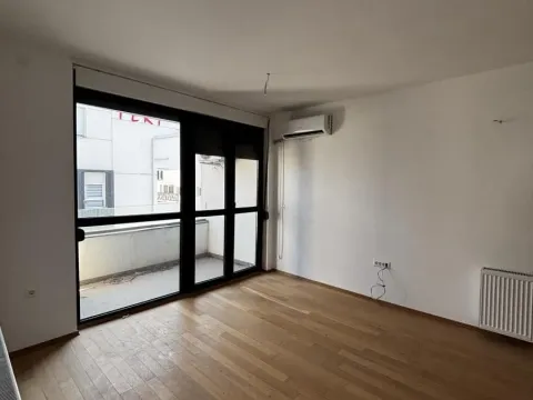 Prodaja, trosoban stan, 74m², Pantelej, Niš