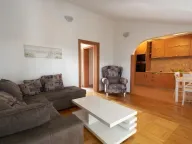 Izdavanje, dvosoban stan, 70m², Centar, Tivat - image 3