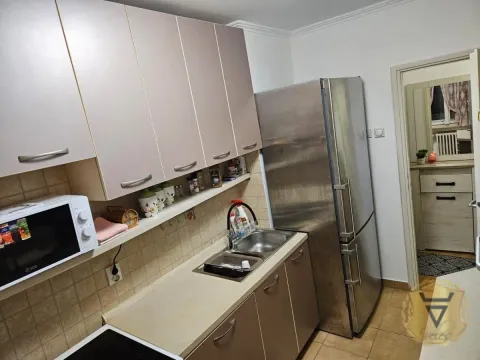 Izdavanje, trosoban stan, 85m², Slavija, Vračar Sve Podlokacije - image 4