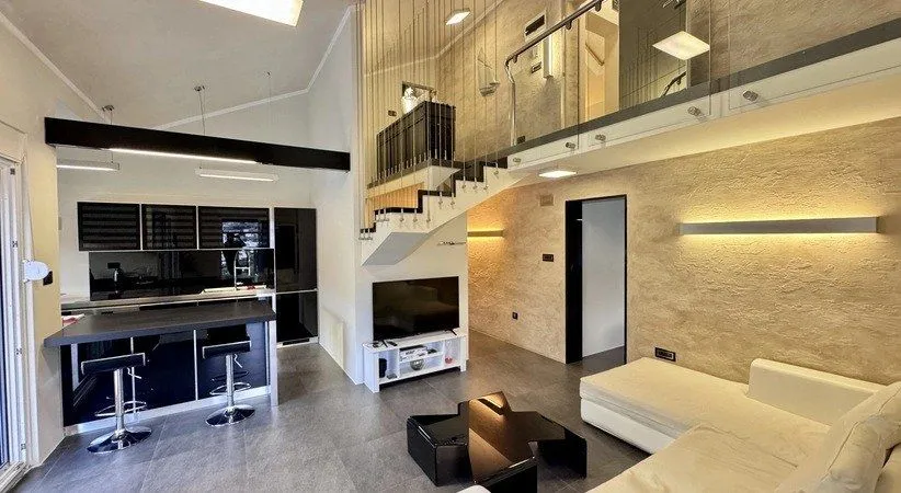 Sale, two bedroom apartment, 129m², Dobrota, Kotor