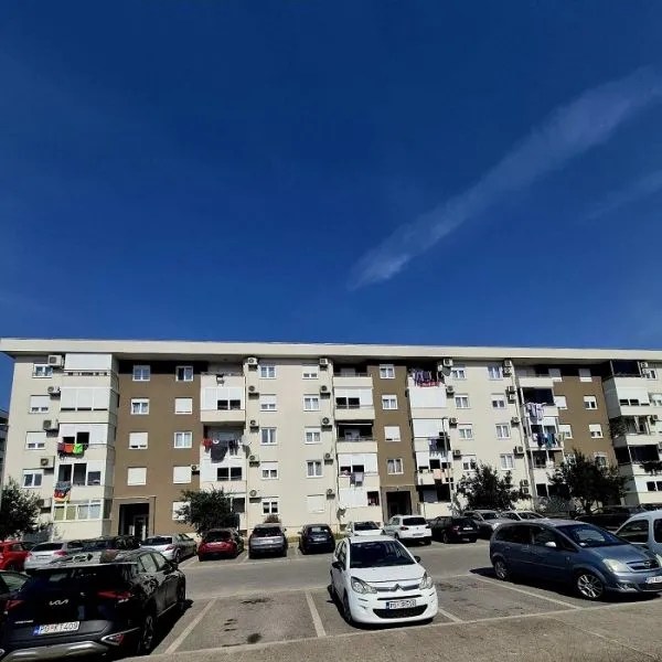 Izdavanje, dvosoban stan, 71m², Tuški Put, Podgorica