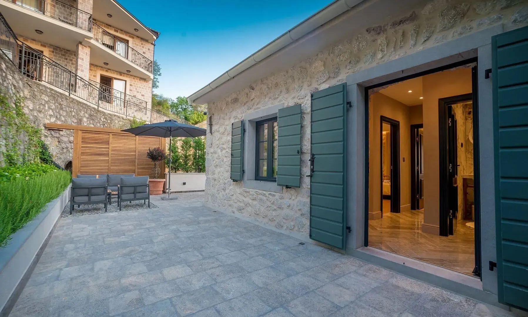 Rent, house, 85m², Nalježići, Kotor