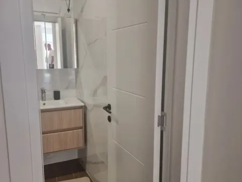 Izdavanje, garsonjera, 46m², Gradiošnica, Tivat - image 9