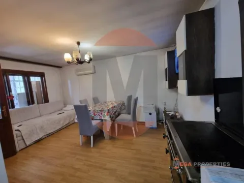 Dnevna soba sa trpezarijom i kuhinjom u jednoj prostoriji. - image 4