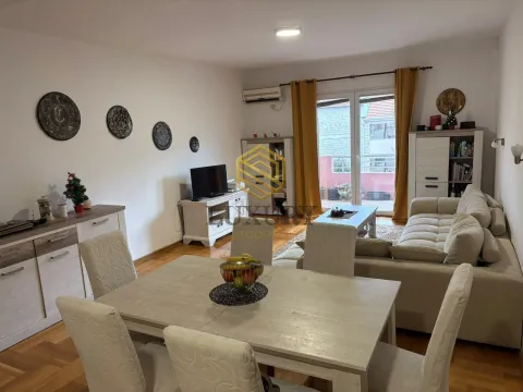 Rent, one bedroom apartment, 84m², Bonići, Tivat - image 2