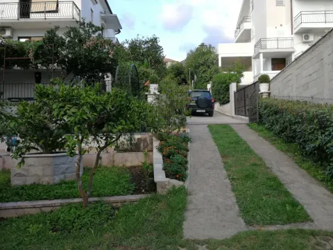 Prodaja, kuća, 400m², Tivat, Crna Gora - image 3