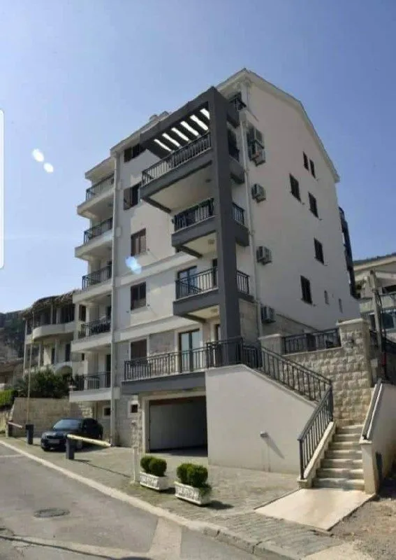 Rent, three bedroom apartment, 110m², Babin Do, Budva