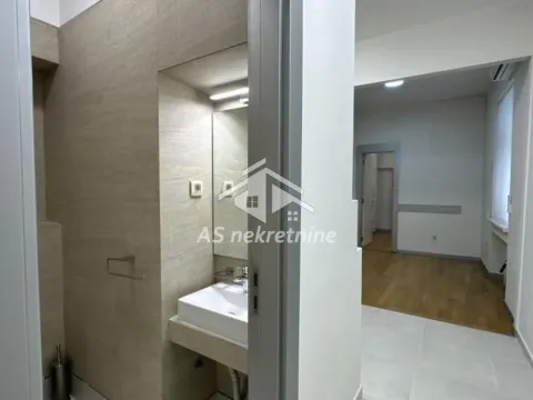 Izdavanje, stan, 223m², Kalenić Pijaca, Vračar Sve Podlokacije - image 34