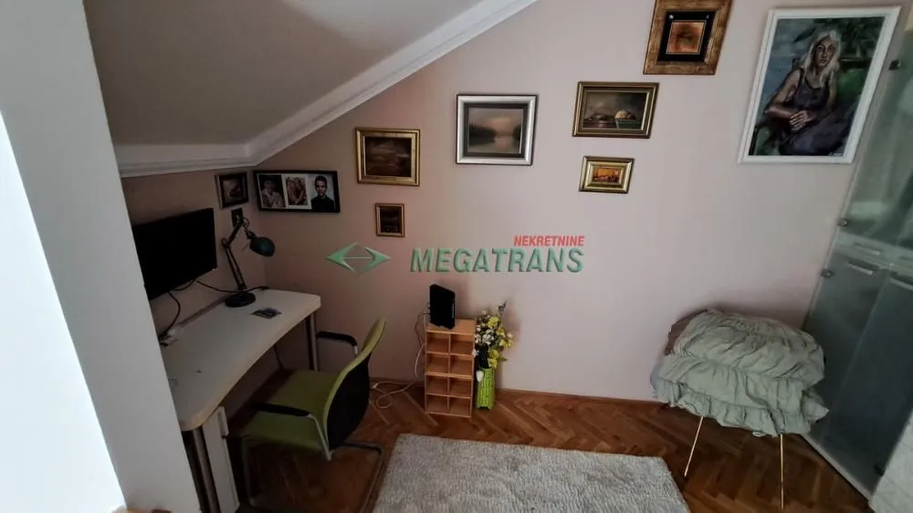 Izdavanje, četvorosoban stan, 112m², Grbavica, Novi Sad Sve Podlokacije