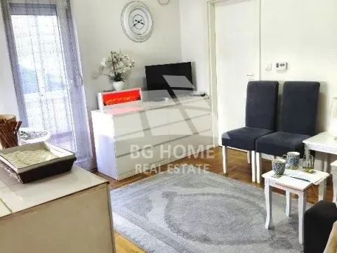 Stan in Zvezdara Sve Podlokacije