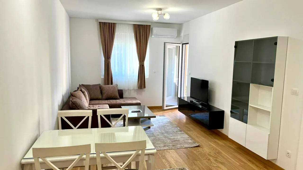 Izdavanje, jednosoban stan, 47m², City Kvart, Podgorica