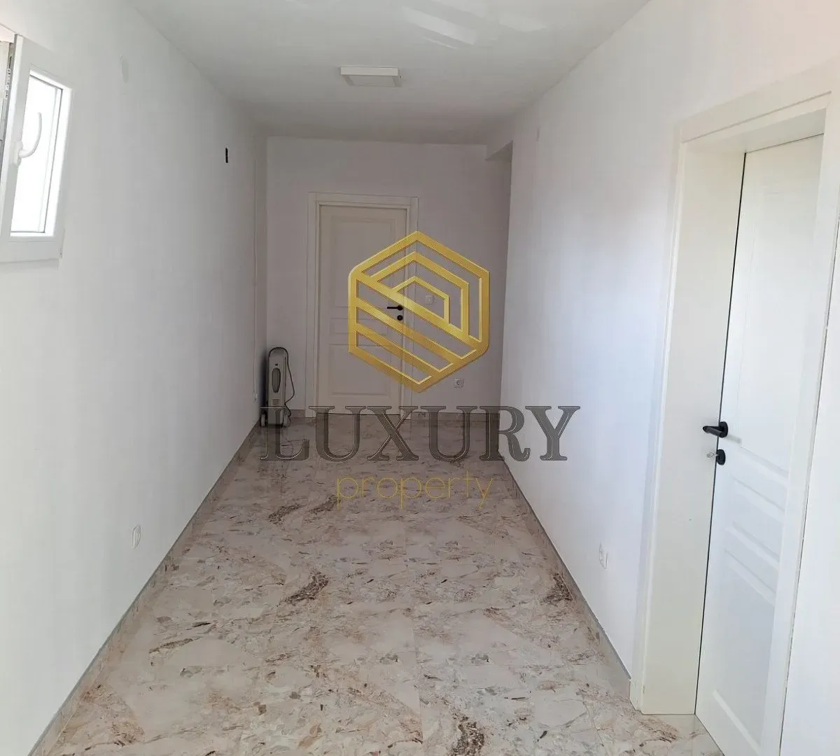 Izdavanje, kuća, 110m², Cijevna, Podgorica