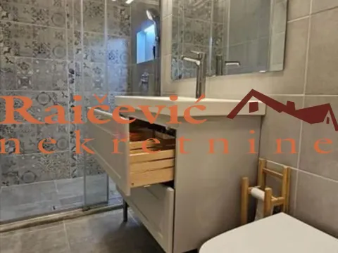 Rent, one bedroom apartment, 47m², Neimar, Vračar Sve Podlokacije - image 6