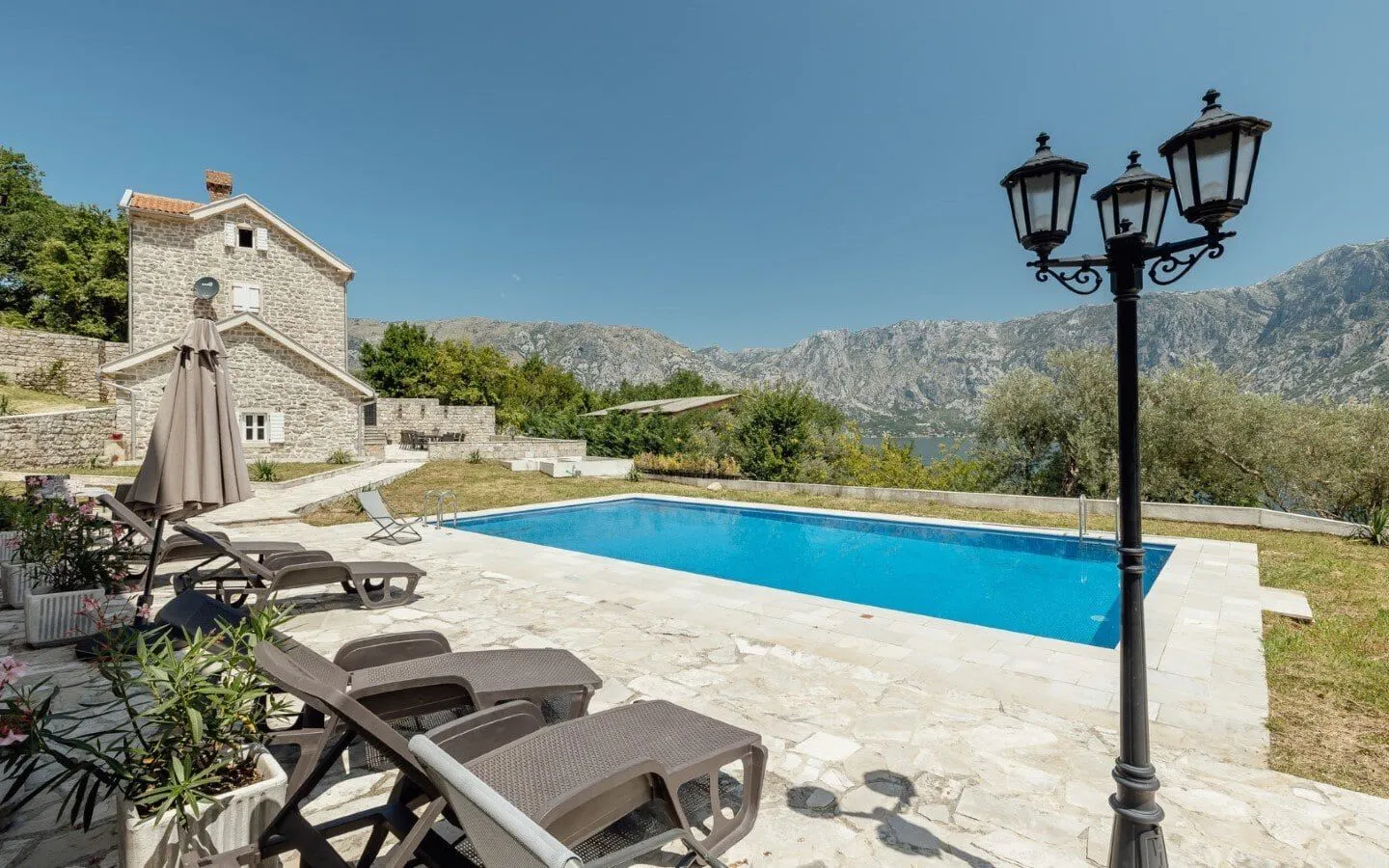 Prodaja, kuća, 800m², Prčanj, Kotor