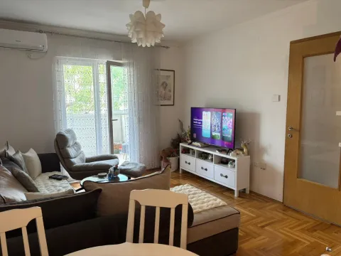 Izdavanje, jednosoban stan, 47m², Krivi Most, Podgorica - image 16