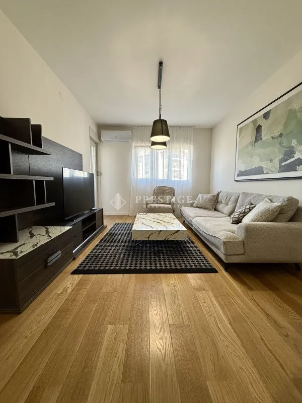 Rent, one bedroom apartment, 49m², Central Point, Podgorica