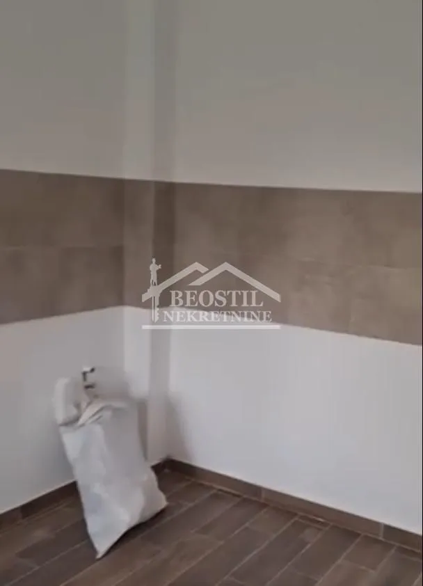 Prodaja, trosoban stan, 32m², Zemun Sve Podlokacije, Beograd