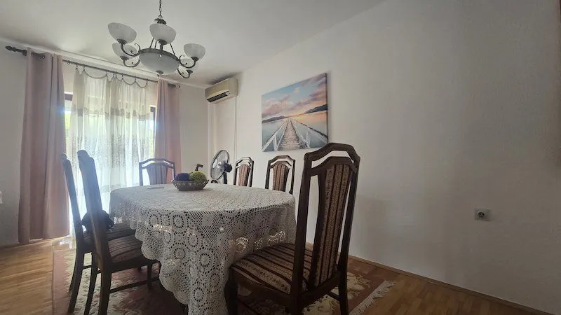 Sale, house, 319m², Zlatica, Podgorica