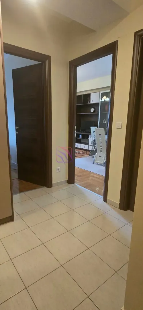 Izdavanje, jednosoban stan, 61m², Podgorica, Crna Gora
