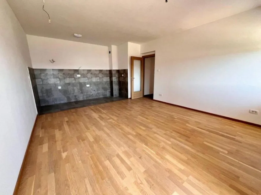 Prodaja, dvosoban stan, 74m², Ljubović, Podgorica