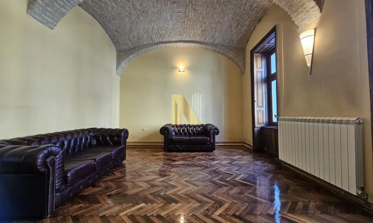 Prodaja, stan, 252m², Centar, Subotica