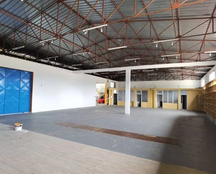 Izdavanje, poslovni prostor, 1100m², Tološi, Podgorica