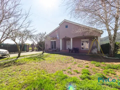 Prodaja, kuća, 150m², Tološi, Podgorica - image 1