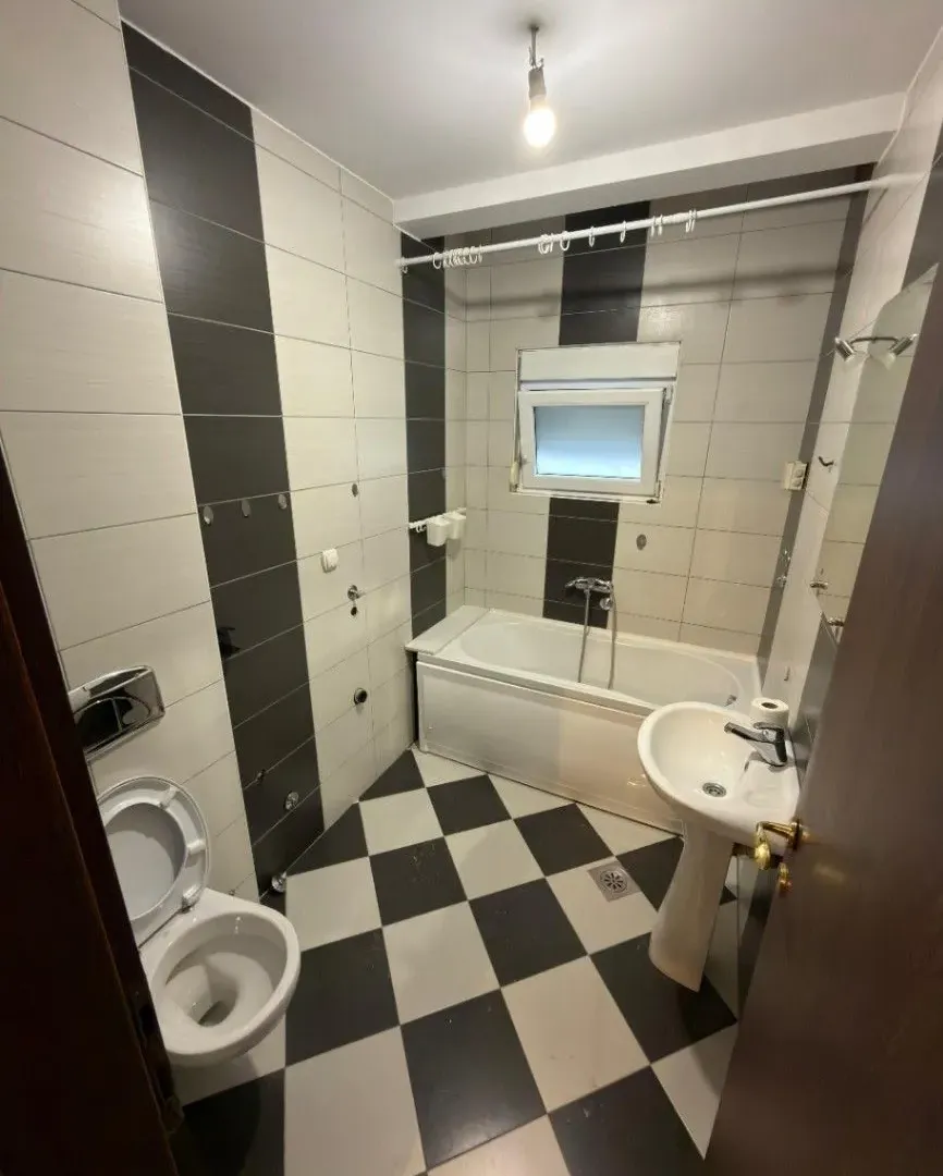 Izdavanje, dvosoban stan, 74m², Donja Gorica, Podgorica