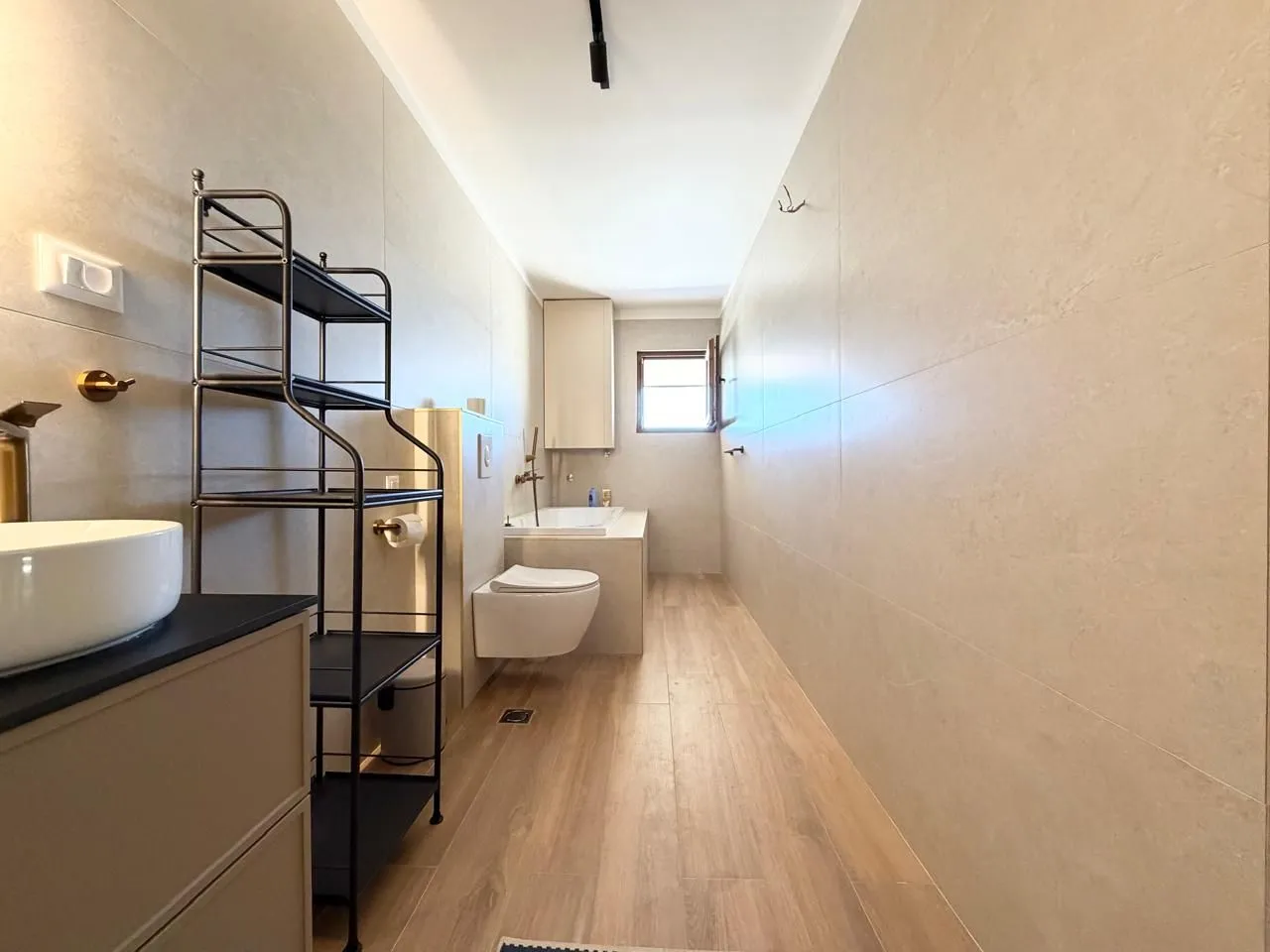 Rent, house, 256m², Masline, Podgorica