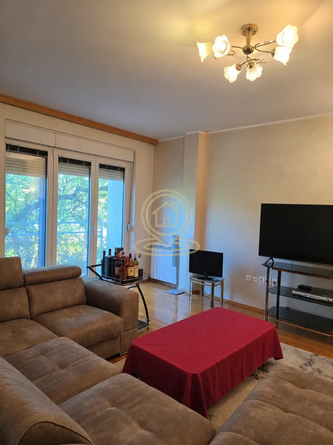 Izdavanje, dvosoban stan, 95m², Grbavica, Novi Sad Sve Podlokacije