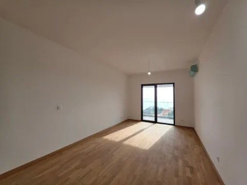 Sale, one bedroom apartment, 43m², Bečići, Budva - image 1