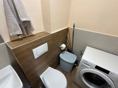 Izdavanje, dvosoban stan, 76m², Tološi, Podgorica - image 9