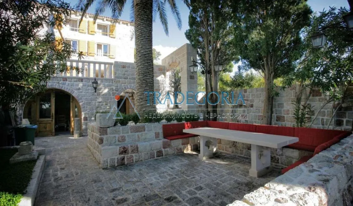 Prodaja, kuća, 350m², Reževići, Budva