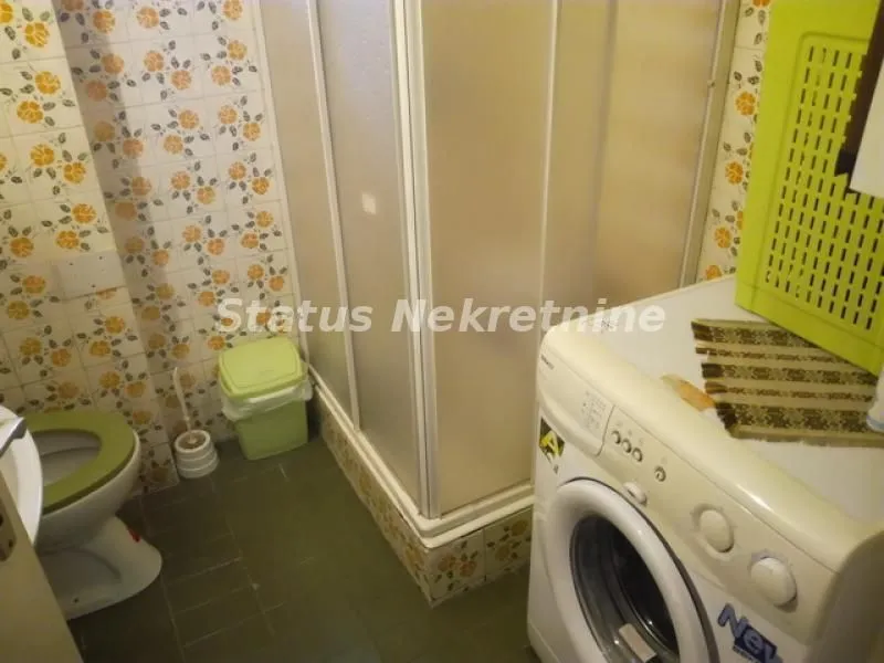 Prodaja, kuća, 300m², Futog, Novi Sad Sve Podlokacije