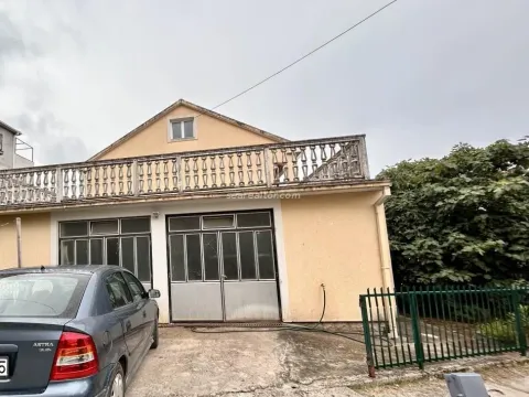 Rent, two bedroom apartment, 100m², Tivat, Crna Gora - image 11