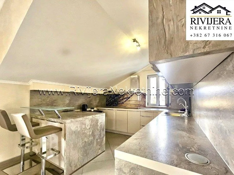 Prodaja, trosoban stan, 95m², Dobrota, Kotor