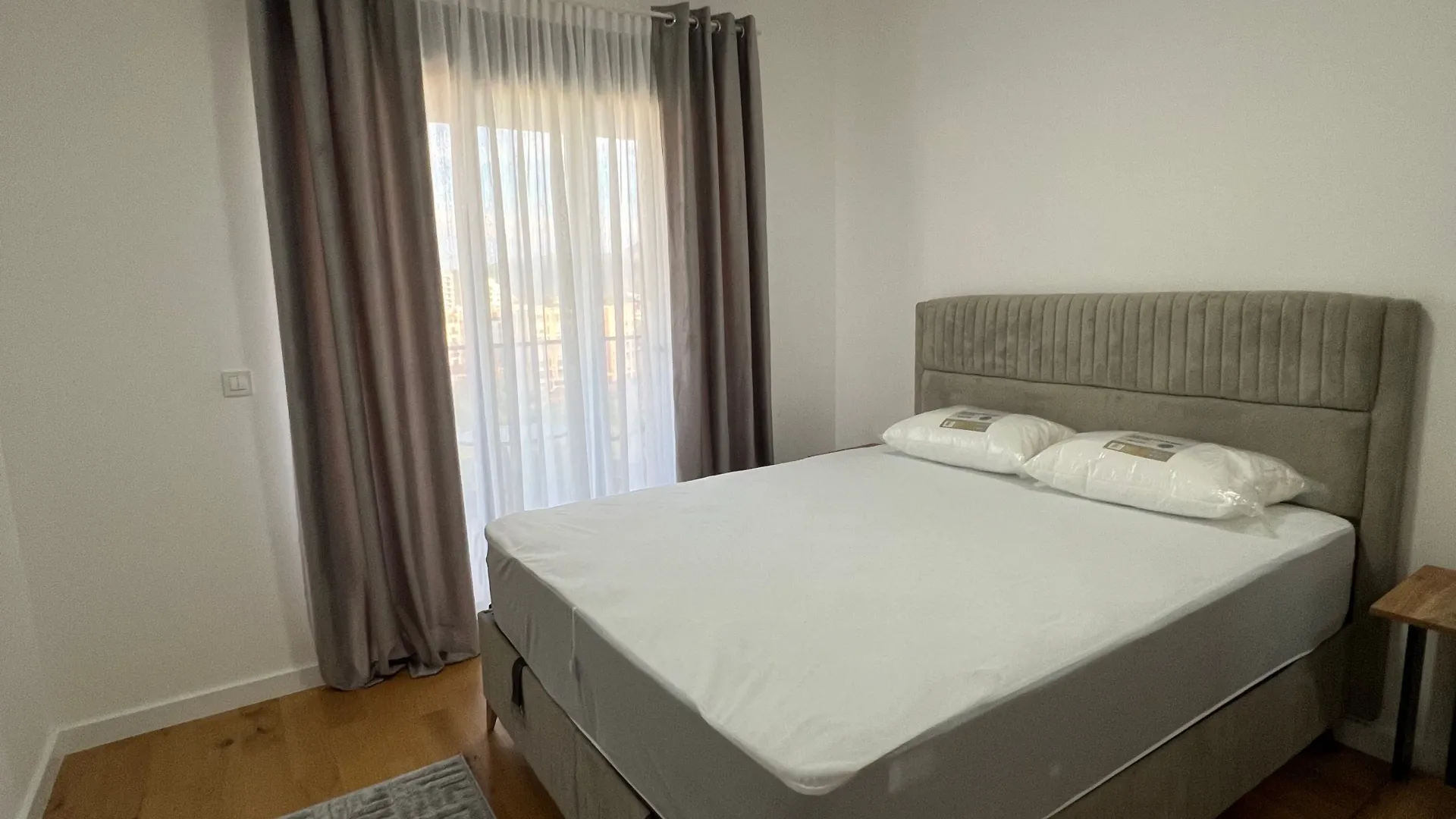 Rent, one bedroom apartment, 55m², Centar, Bar