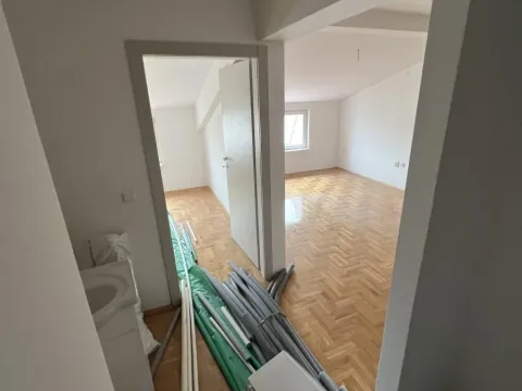 Prodaja, trosoban stan, 54m², Medijana, Niš - image 2