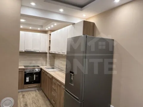 Rent, two bedroom apartment, 75m², Tivat, Crna Gora - image 10