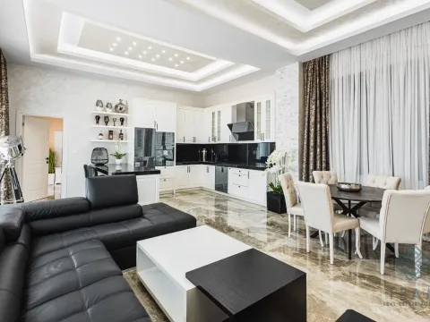 Prodaja, trosoban stan, 476m², Pinješ, Ulcinj - image 3