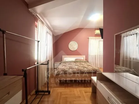 Rent, three bedroom apartment, 176m², Stari Aerodrom, Podgorica - image 14