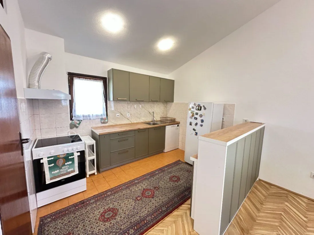 Izdavanje, kuća, 150m², City Kvart, Podgorica