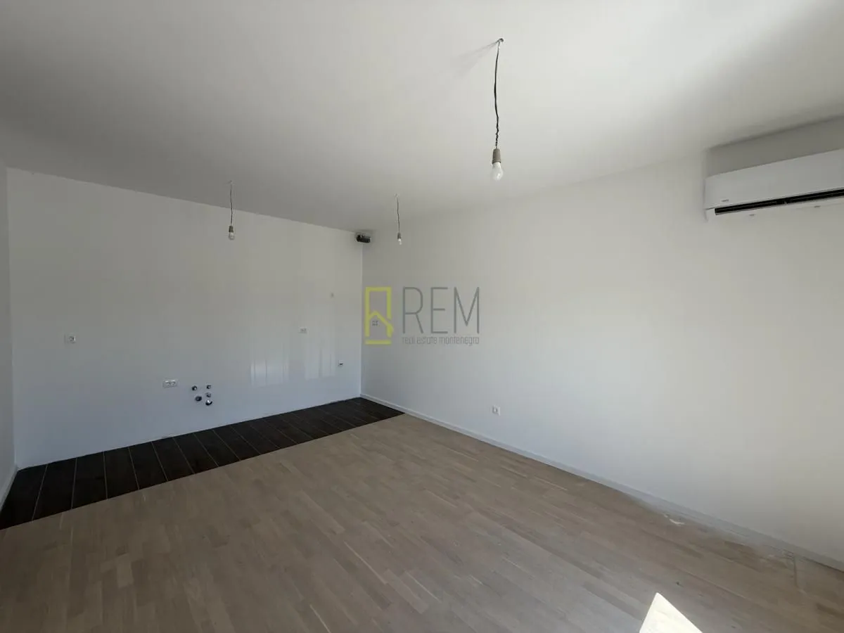 Izdavanje, jednosoban stan, 39m², Tološi, Podgorica