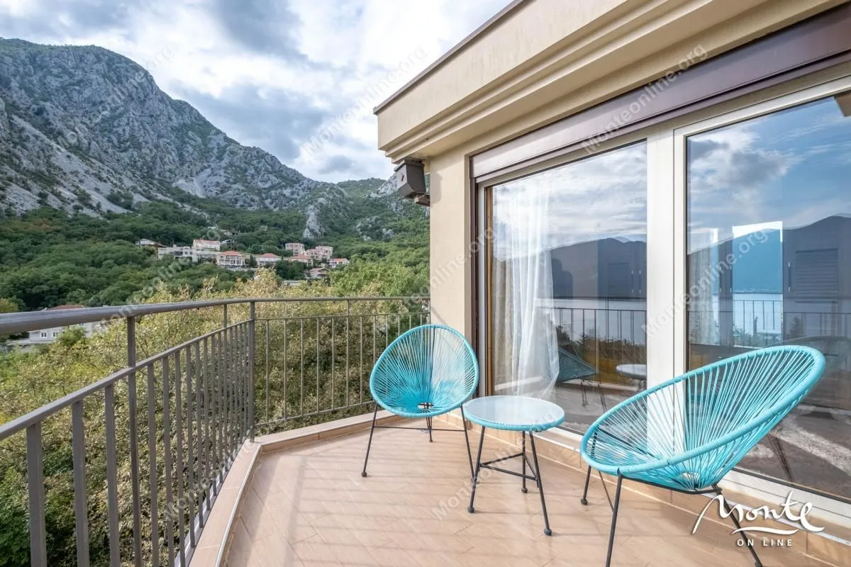 Prodaja, dvosoban stan, 104m², Orahovac, Kotor