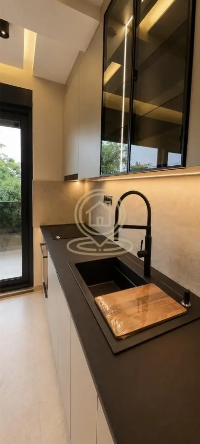 Izdavanje, trosoban stan, 82m², Olimp, Zvezdara Sve Podlokacije