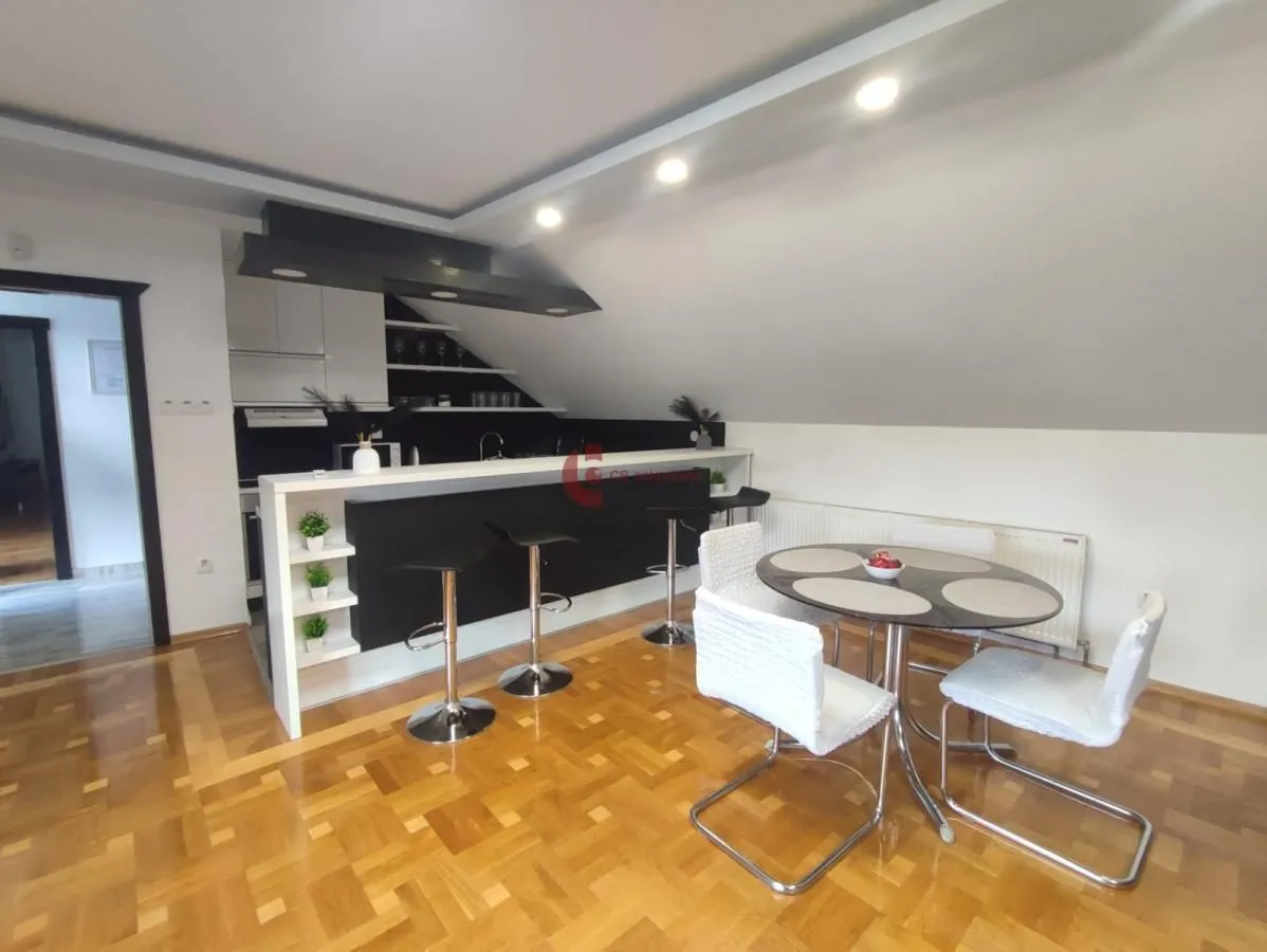 Prodaja, kuća, 630m², Gat, Subotica